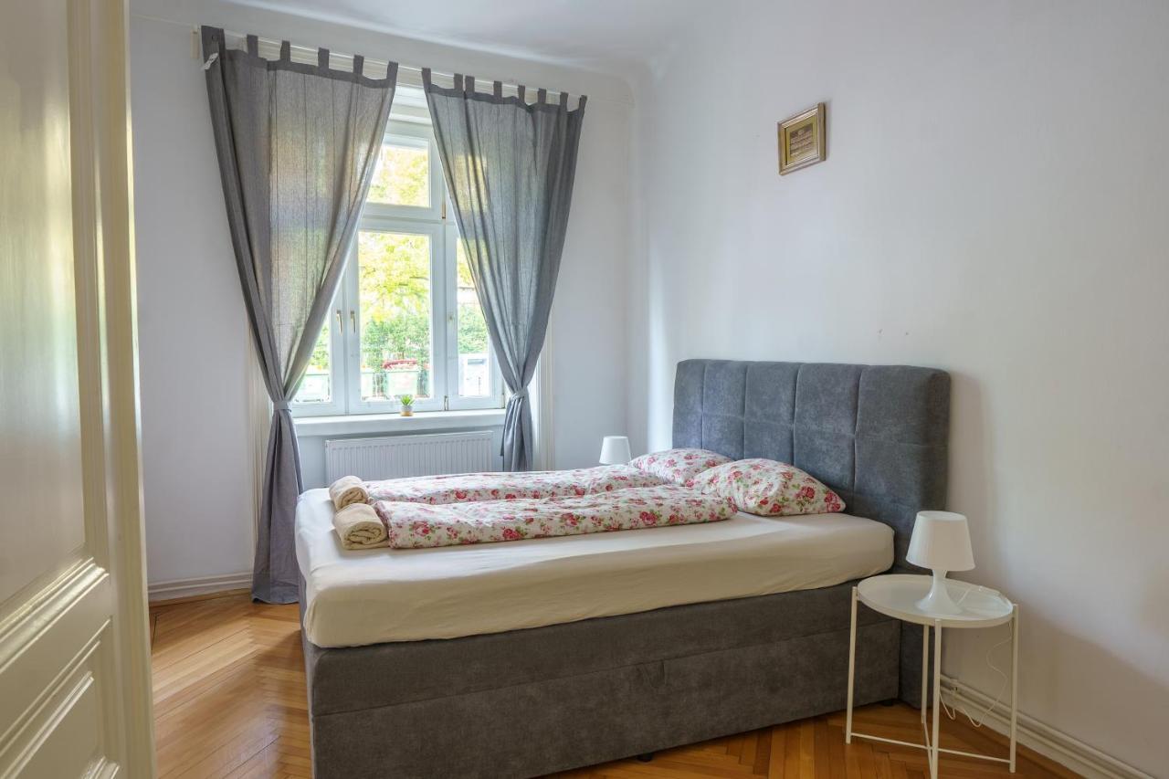 Central Living Apartments - Schoenbrunn Bécs Kültér fotó