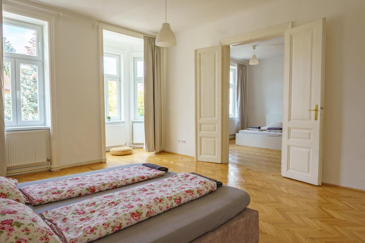 Central Living Apartments - Schoenbrunn Bécs Kültér fotó