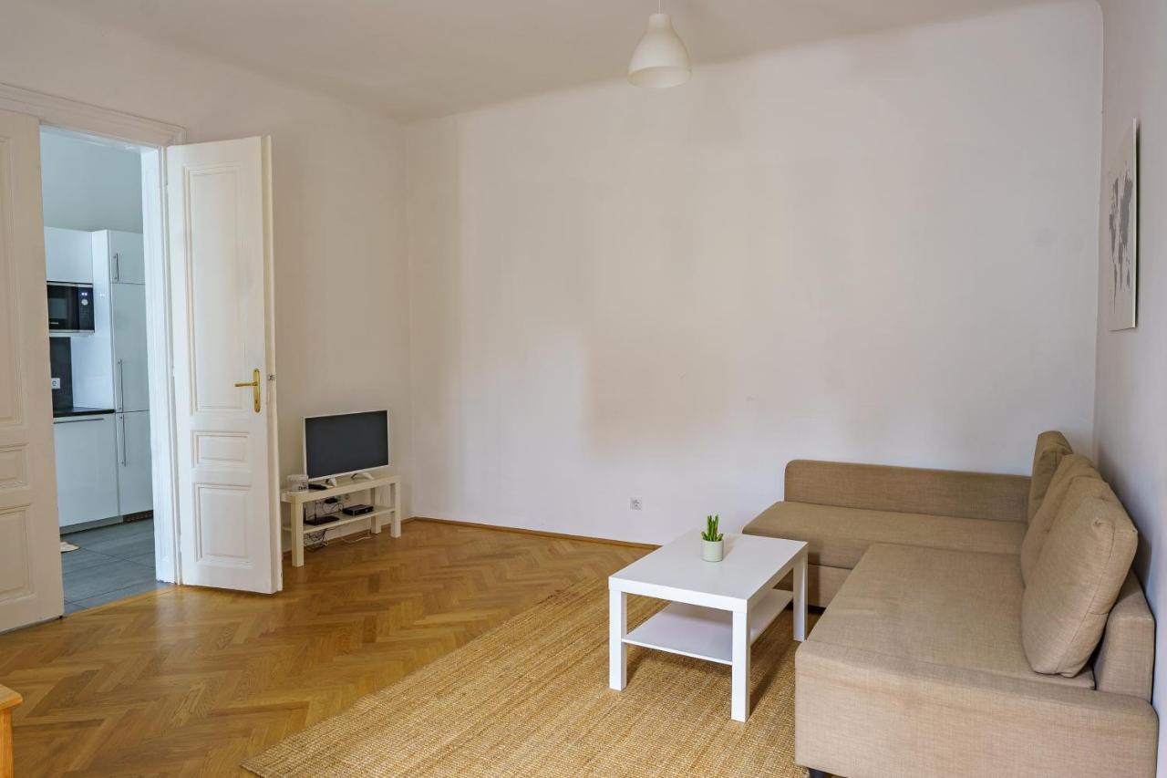 Central Living Apartments - Schoenbrunn Bécs Kültér fotó