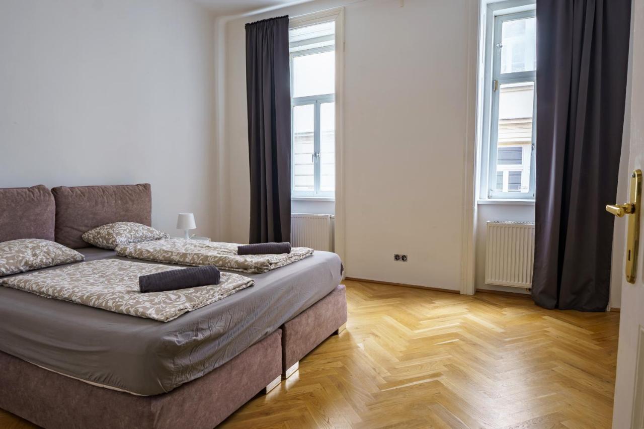 Central Living Apartments - Schoenbrunn Bécs Kültér fotó